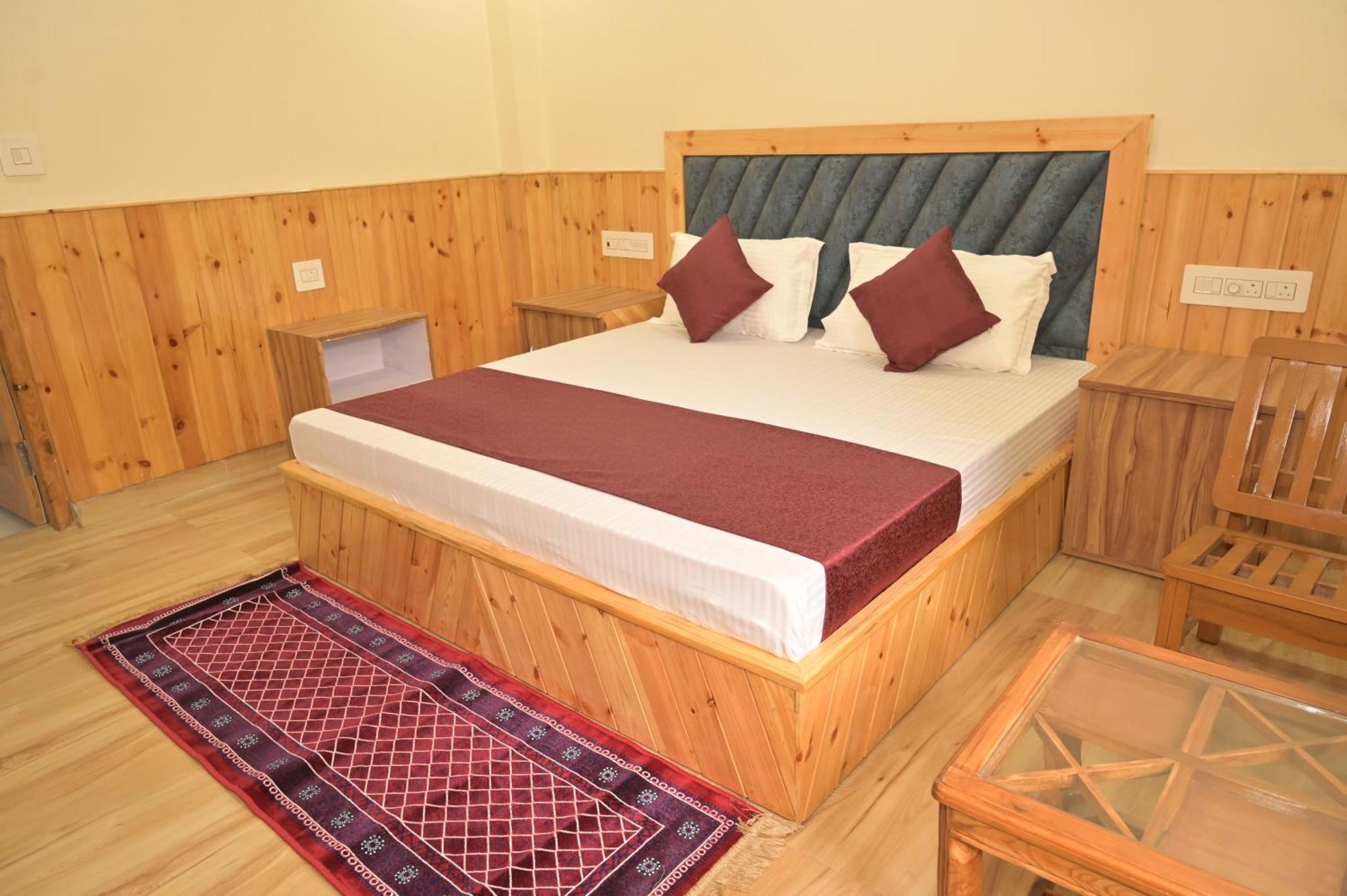 Hotel Royal Galaxy Tirthan Banjar Экстерьер фото
