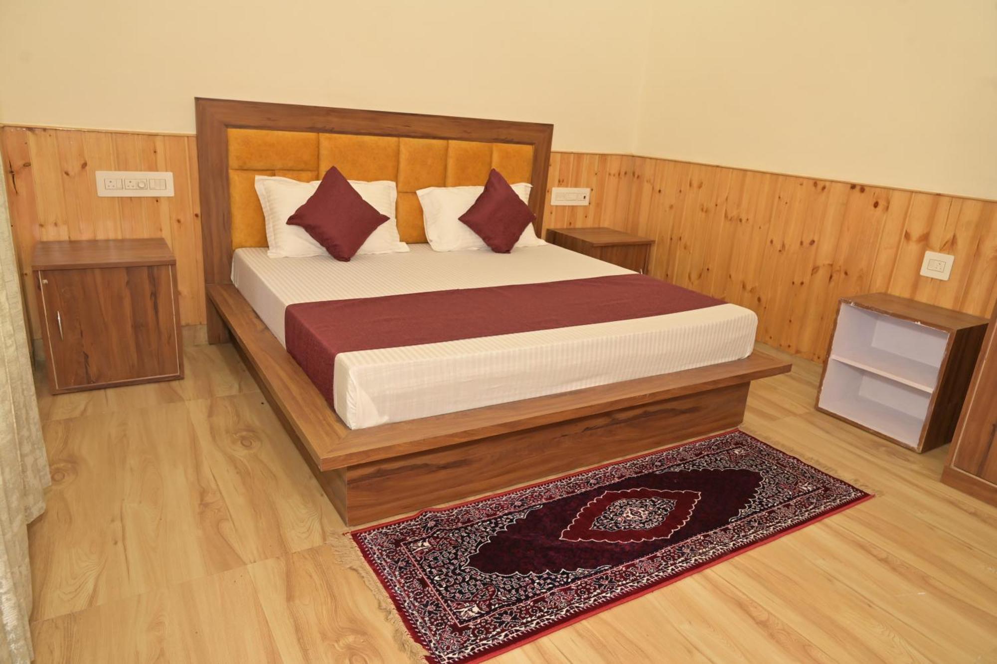 Hotel Royal Galaxy Tirthan Banjar Экстерьер фото