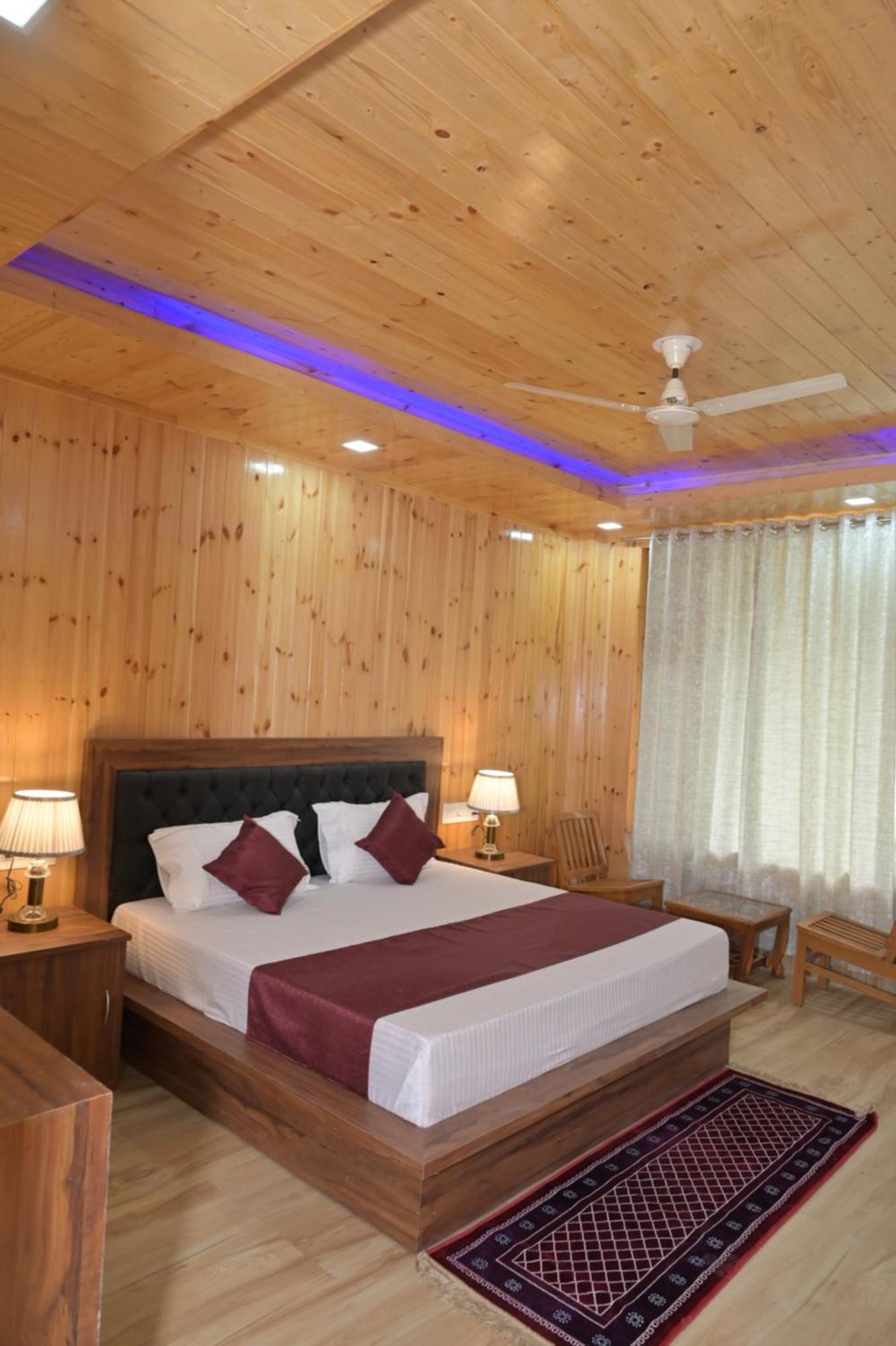 Hotel Royal Galaxy Tirthan Banjar Экстерьер фото