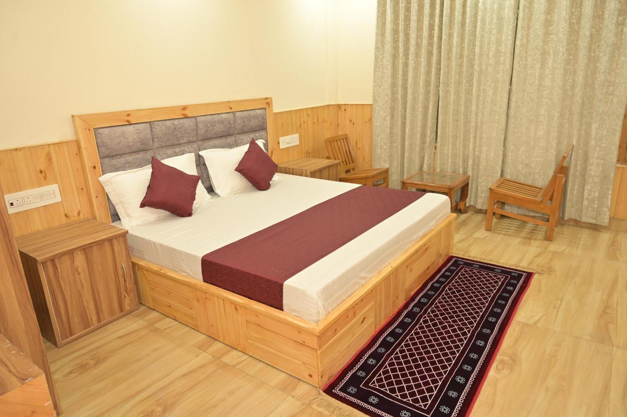 Hotel Royal Galaxy Tirthan Banjar Экстерьер фото