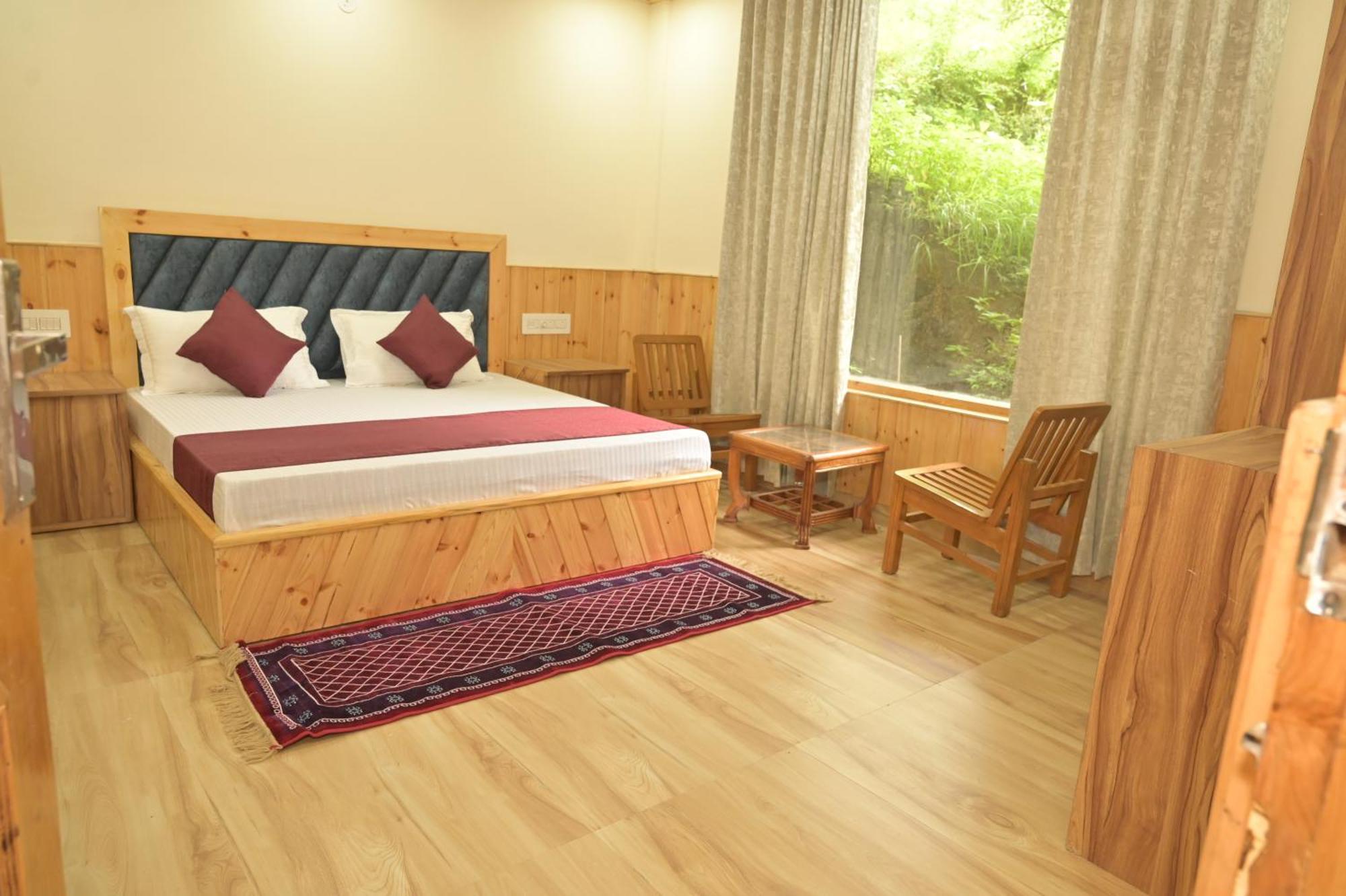 Hotel Royal Galaxy Tirthan Banjar Экстерьер фото