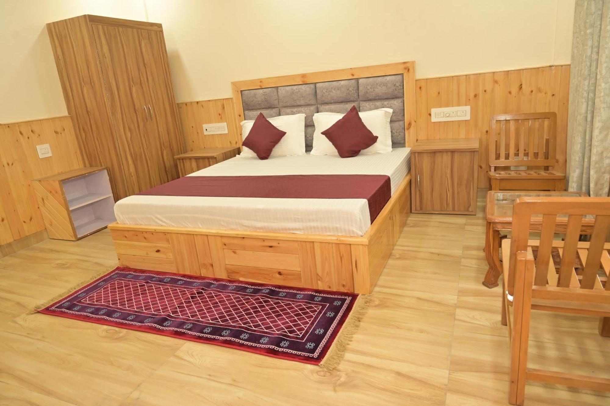 Hotel Royal Galaxy Tirthan Banjar Экстерьер фото