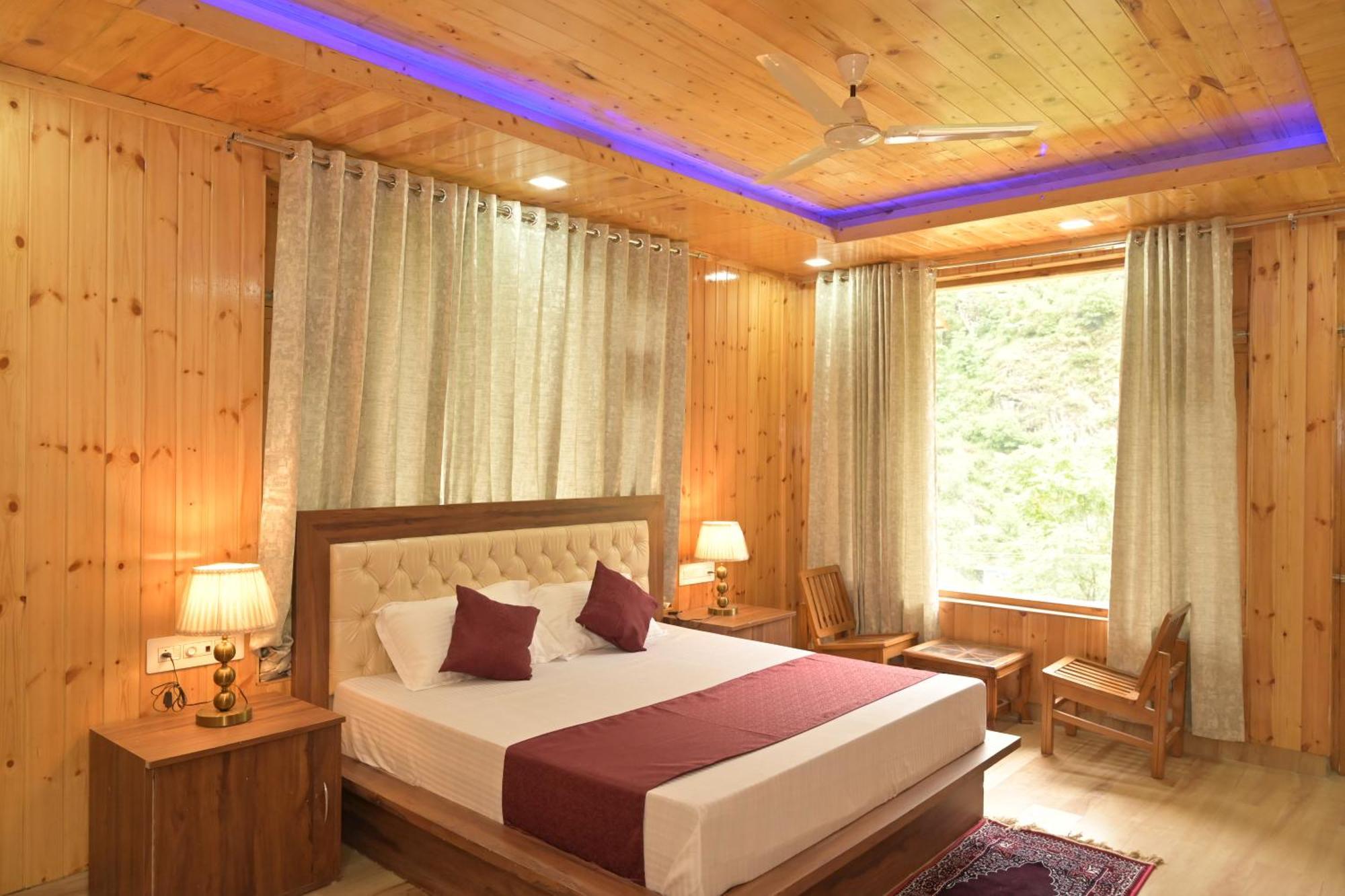 Hotel Royal Galaxy Tirthan Banjar Экстерьер фото