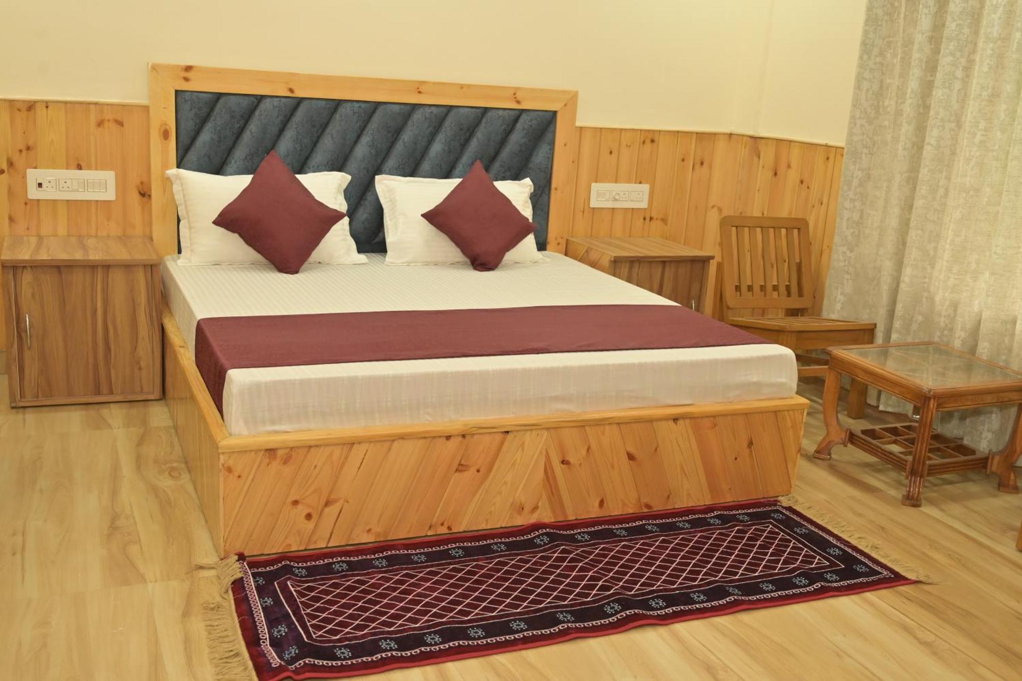 Hotel Royal Galaxy Tirthan Banjar Экстерьер фото